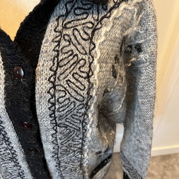Huntington Ride size M cardigan - Picture 3 of 10